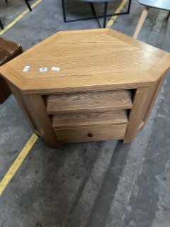 WOODEN CORNER UNIT WITH 2 BAYS AND DRAWERS