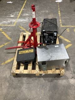 PALLET OF ASSORTED ITEMS TO INCLUDE SANYO COMMERCIAL MICROWAVE AND DIRTY PRO TOOLS A388 MIG195 WELDING UNIT