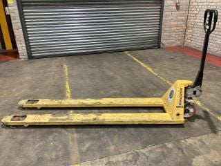 TRP0003 YELLOW LONG FORK PALLET TRUCK 2000KG 2000MM FORKS