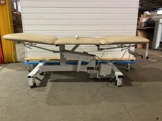 PLINTH 2000 MANUAL FOLDING MEDICAL BED