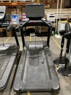 LIFEFITNESS INTEGRITY SERIES TREADMILL COMPLETE WITH DISCOVER SE3HD CONSOLE