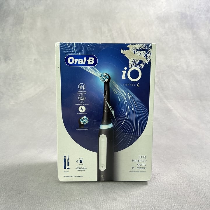 Oral-B iO Series 4 rechargeable Toothbrush Boxed (VAT ONLY PAYABLE ON BUYERS PREMIUM)