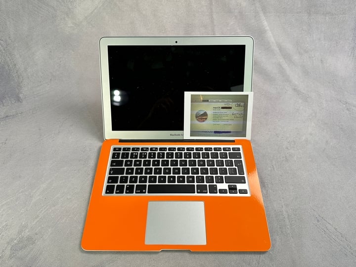 Apple Macbook Air 128Gb: Model No A1466 (No Box, No Charger, Faulty Battery)[JPTN41776] (VAT ONLY PAYABLE ON BUYERS PREMIUM)