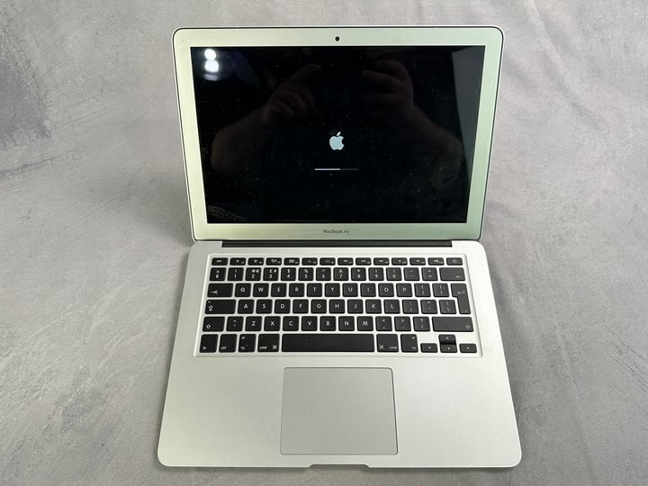 Apple Macbook Air 128GB: Model No A1466 (UNIT ONLY NO CHARGE UNIT) [JPTN41831] (VAT ONLY PAYABLE ON BUYERS PREMIUM)