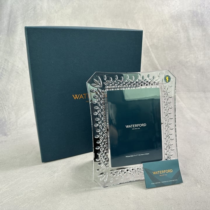 Waterford Crystal photo Frame With Box - 12x18cm/5x7in (VAT ONLY PAYABLE ON BUYERS PREMIUM)