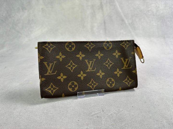 Louis Vuitton Vintage Monogram Pouch - 19x10.5x2cm (Approx)(VAT ONLY PAYABLE ON BUYERS PREMIUM)