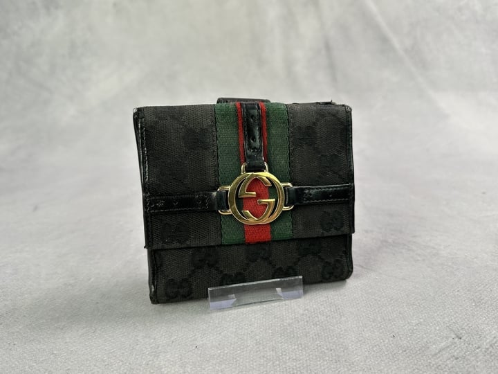 Gucci Vintage GG Fold Wallet - 12x10.5x2cm (Approx)(VAT ONLY PAYABLE ON BUYERS PREMIUM)