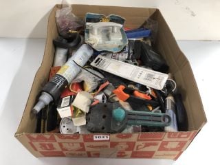 BOX OF VARIOUS ITEMS INC. MAGNUSSON 15MM PIPE CUTTER