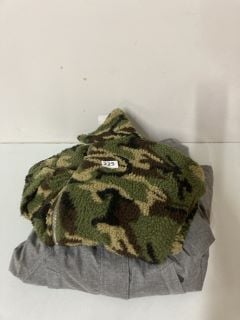 DAISY STREET CAMO FLEECE - SIZE: 10