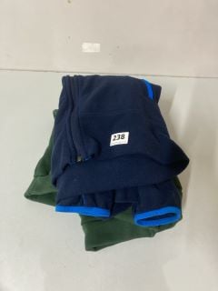 2 X CLOTHING ITEMS INC. BERGHAUS FLEECE - SIZE: UNKNOWN