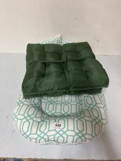 SLEEPYHEAD DELUXE DOG BED & CUSHIONS