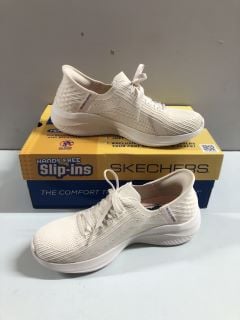 SKECHERS ULTRA FLEX 3.0 BRILLIANT PATH SLIP IN TRAINERS - NATURAL - SIZE: 5