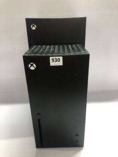 2 X XBOX SERIES X REPLICA MINI FRIDGES