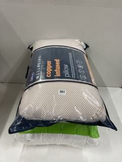 2 X SILENTNIGHT PILLOWS