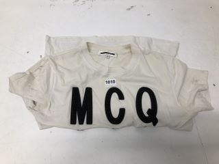 MCQ T SHIRT IN WHITE SIZE UK MEDIUM