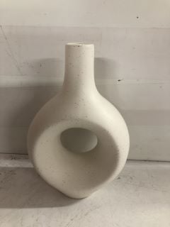 4 X AYLA DONUT VASE