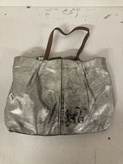 RIVER ISLAND HANDBAG IN SILVER