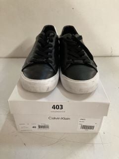 MEN'S CALVIN KLEIN TRAINERS IN BLACK/WHITE SIZE EU 40