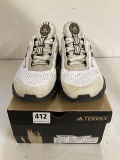 ADIDAS TERREX TRAINERS IN BLACK UK SIZE 6