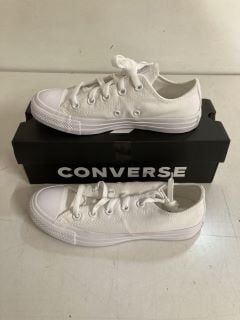 CONVERSE LOW TOP TRAINERS IN WHITE SIZE UK 4