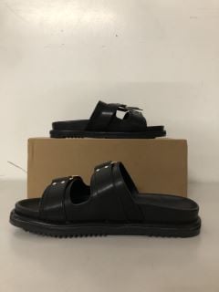 WOMEN'S WIDE FIT DOUBLE BUCKLE FOOTBED IN BLACK SIZE UK 5