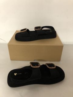 WOMEN'S DOUBLE BUCKLE WEDGE SANDAL IN BLACK SIZE UK 6