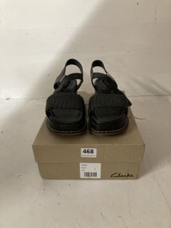 PAIR OF CLARKS SANDALS IN BLACK - SIZE 6