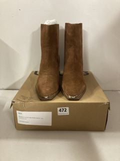 PAIR OF SCHUH ANAND SUEDE WESTERN BOOTS IN BROWN - SIZE UK 7