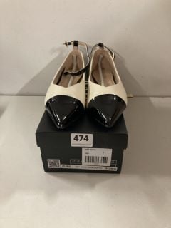 PAIR OF RAID LONDON OFF WHITE SMALL HEELS - SIZE 3