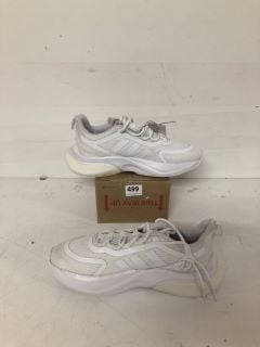 ADIDAS TRAINERS IN WHITE SIZE UK 7