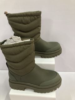 WOMENS BOOTS UK SIZE 5