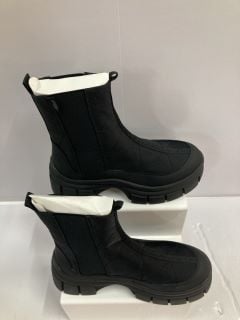 WOMENS TANGSON ANKLE BOOTS UK SIZE 4