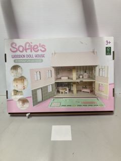 SOFIES WOODEN DOLL HOUSE PLAYSET