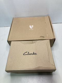 2 X PAIRS OF FOOTWEAR INC CLARKS