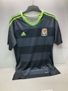 ADIDAS FOOTBALL JERSEY UK SIZE M