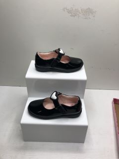 KIDS BLACK SHOES UK SIZE 27F