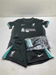 LIVERPOOL CHILDS KIT SIZE M