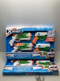 2 X ZURU X-SHOT FAST FILL WATER GUNS & 1 X STOP THE ROBOTS GAME