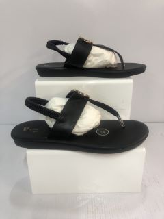 WOMENS BLACK SANDALS SIZE UK 7