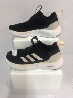 ADIDAS CLOUDFOAM TRAINERS SIZE 5