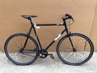 UNBRANDED BLACK ROAD BIKE (MPSS02781678)(VAT ONLY PAYABLE ON BUYERS PREMIUM)