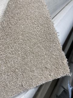 WHITE TEXTURED SUPER SOFT FIBRE CARPET (4M)