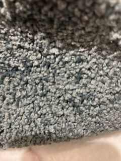 GREY/NAVY MEDIUM LENGTH FLAKE TEXTURED SOFT FIBRE CARPET (4M)