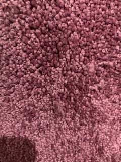 MAGENTA/BOYSENBERRY MEDIUM LENGTH THREAD TEXTURED SOFT FIBRE CARPET (4M)