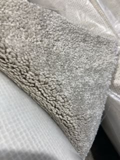 GREY MEDIUM LENGTH THREAD TEXTURED SOFT FIBRE CARPET (4M)