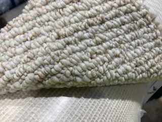 WHITE/BROWN ACCENT PATTERN SOFT FIBRE CARPET (5M)