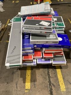 PALLET OF ASSORTED FLOORING TILES AND PLANKS TO INCLUDE GLUEDOWN AND QUICK-STEP