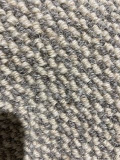 BLUE AND WHITE THREAD PATTERN SOFT FIBRE CARPET (4M)