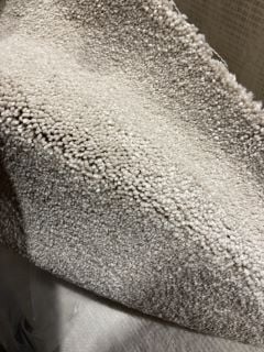 GREY MEDIUM LENGTH TEXTURED MEDIUM FIBRE CARPET (5M)