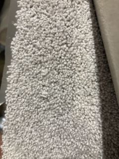 GREY MEDIUM LENGTH TEXTURED SOFT FIBRE CARPET (5M)